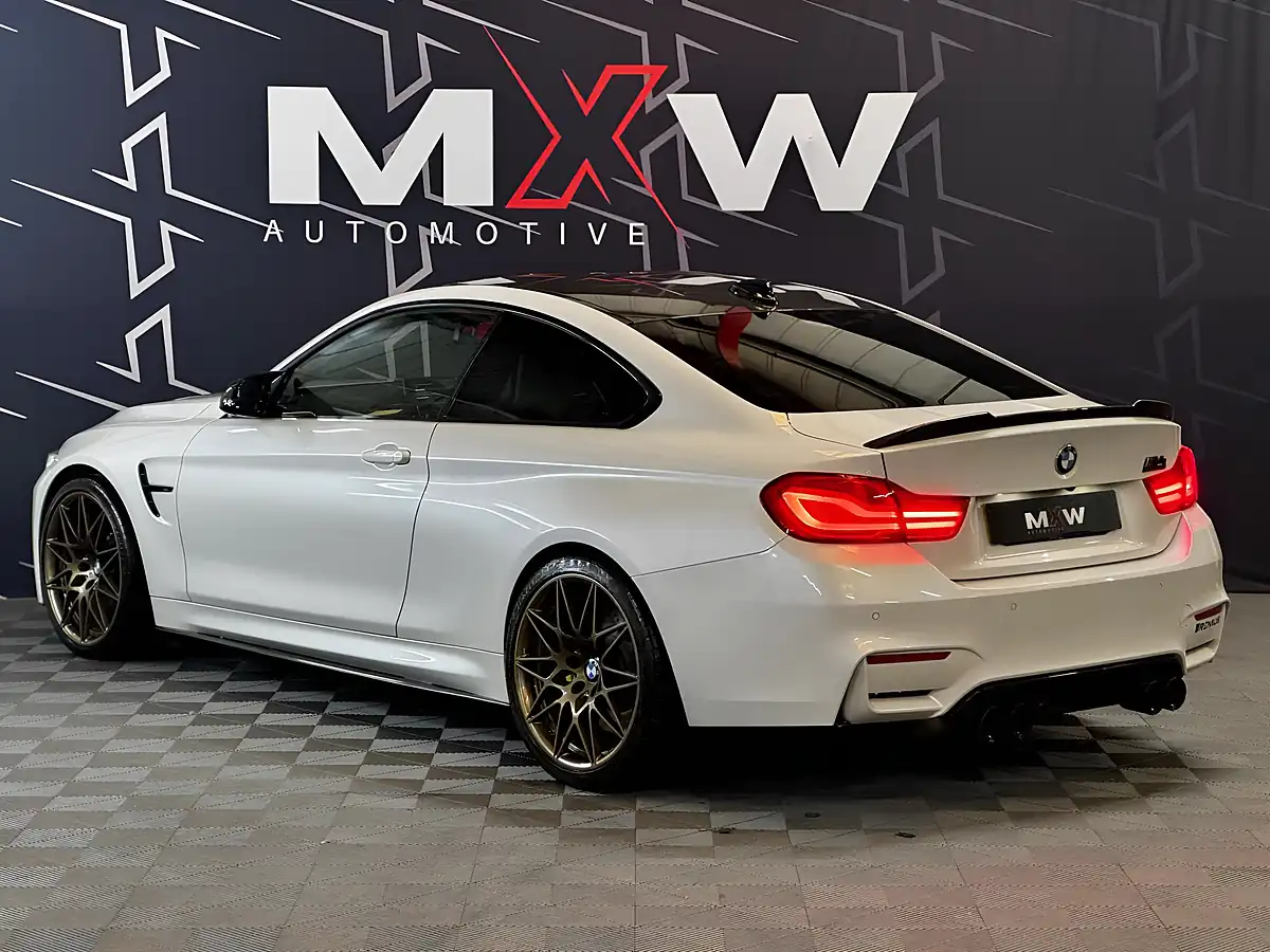 Used 2017 BMW M4 Competition White - Interior and Exterior details 16