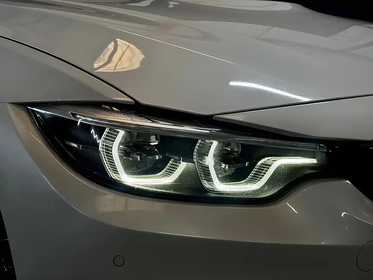 Used 2017 BMW M4 Competition White - Interior and Exterior details 8