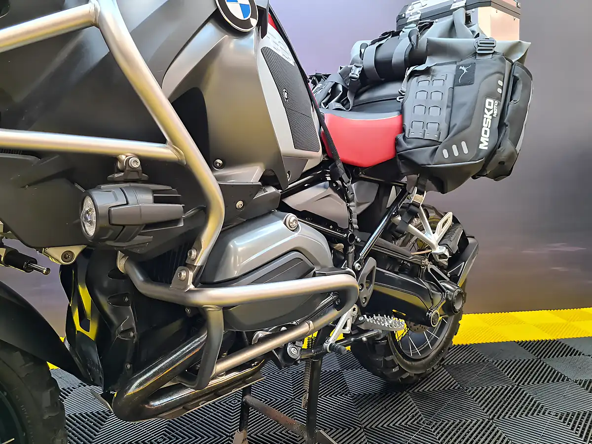 Used 2017 BMW R 1200 Gs Adventure Red - Interior and Exterior details 11