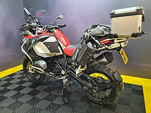 Used 2017 BMW R 1200 Gs Adventure Red - Interior and Exterior details 14