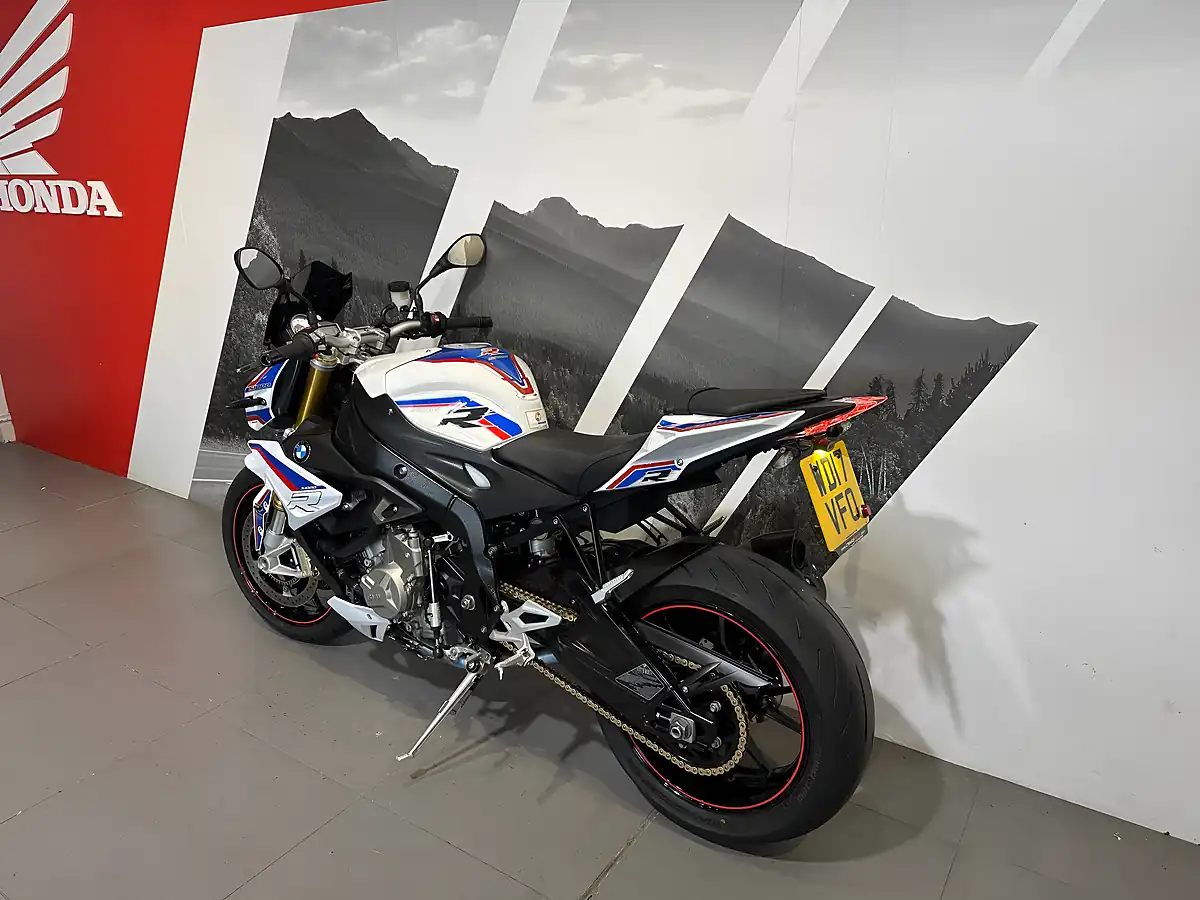 Used 2017 BMW S 1000 R Sport White - Interior and Exterior details 16