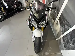 Used 2017 BMW S 1000 R Sport White - Interior and Exterior details 9