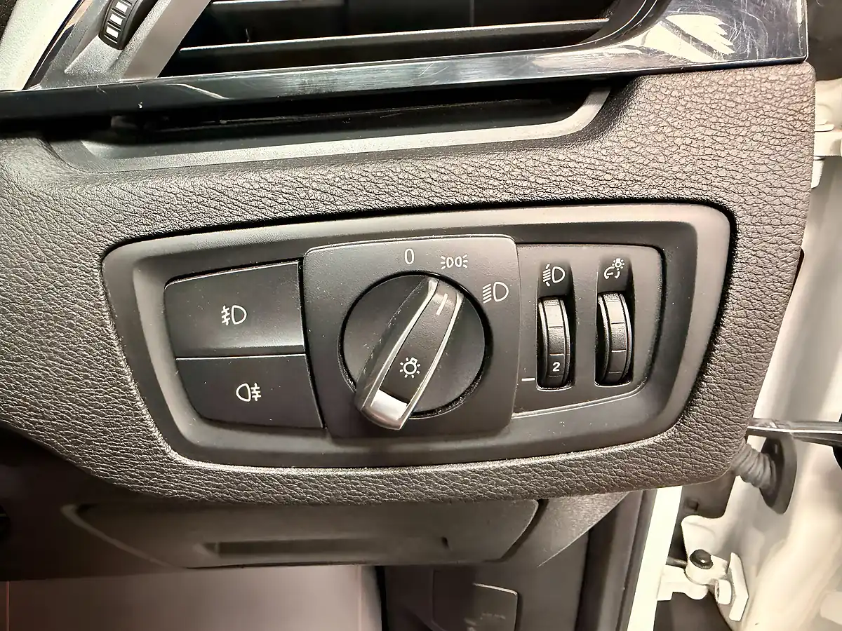 Used 2017 BMW X1 Se White - Interior and Exterior details 15