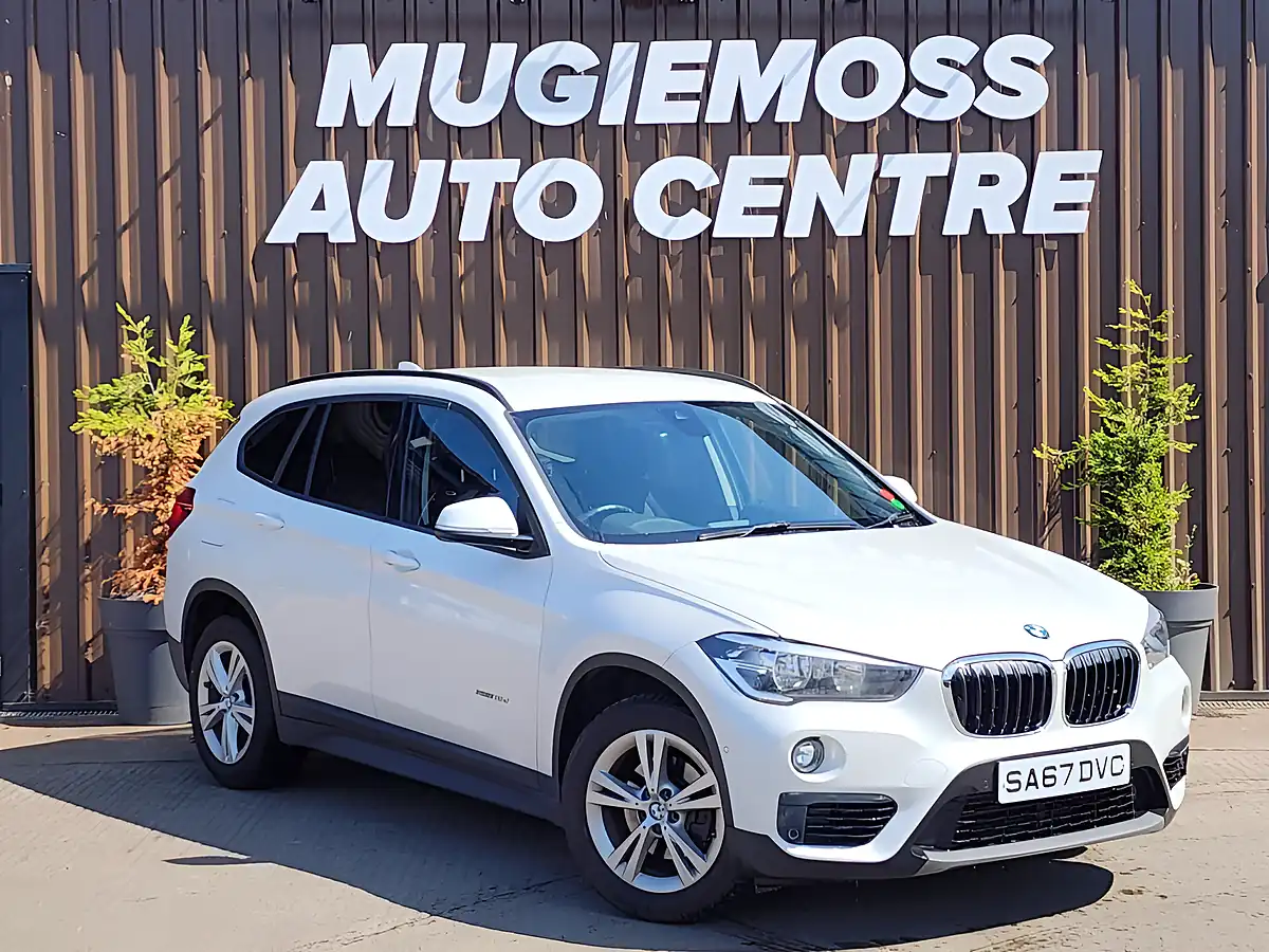 Used 2017 BMW X1 Se White - Front View