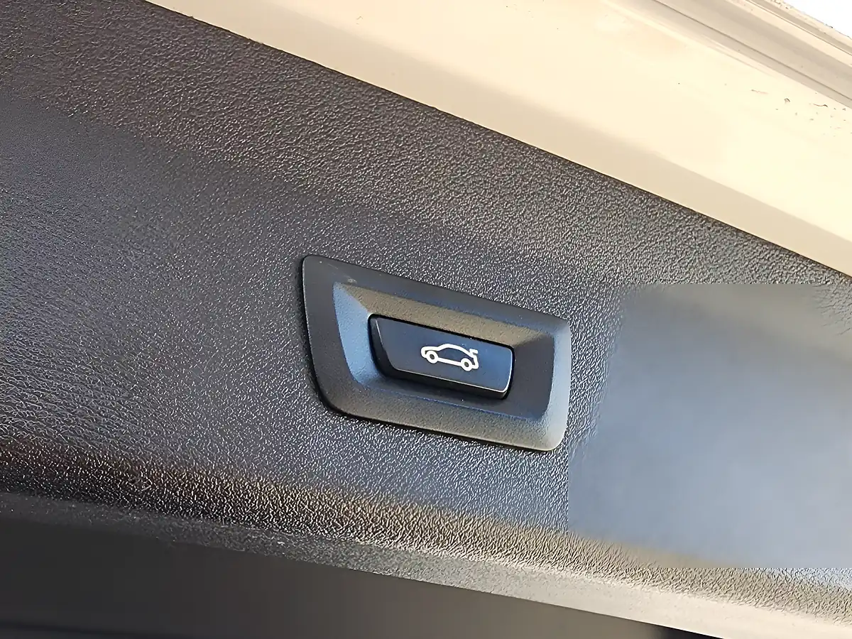 Used 2017 BMW X1 Se White - Interior and Exterior details 19