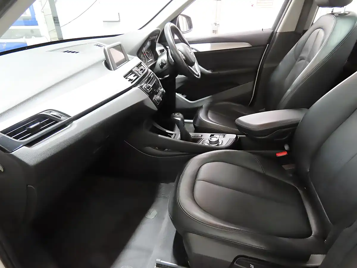 Used 2017 BMW X1 Se White - Interior and Exterior details 8