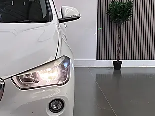 Used 2017 BMW X1 Sport White - Interior and Exterior details 19