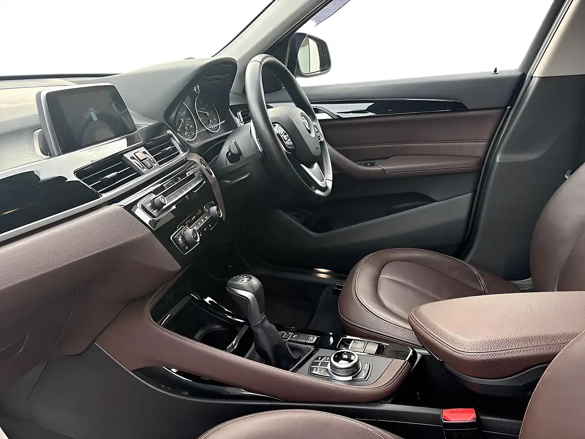 Used 2017 BMW X1 Xline Platinum Silver - Interior and Exterior details 10