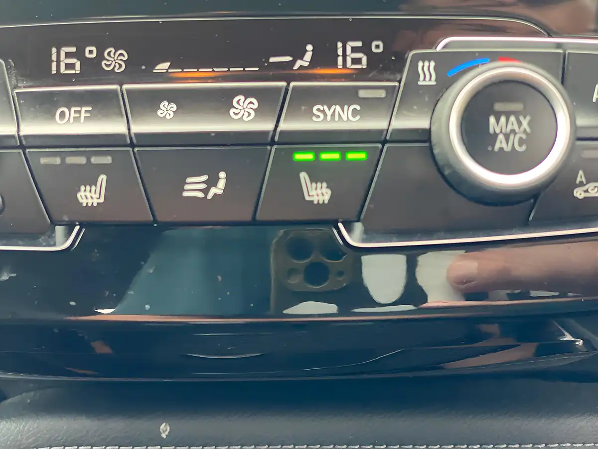 Used 2017 BMW X1 Xline White - Interior and Exterior details 6