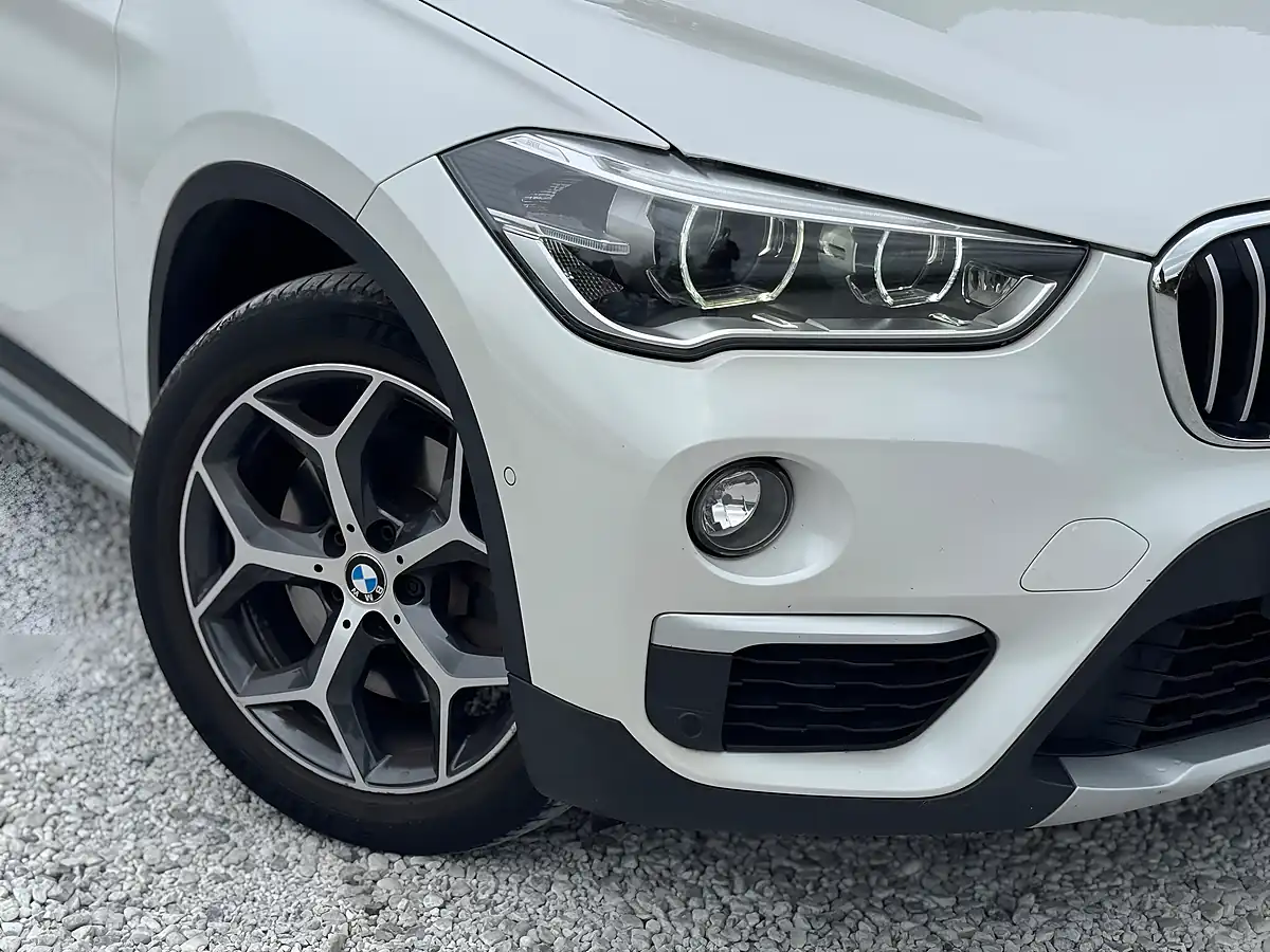 Used 2017 BMW X1 Xline White - Interior and Exterior details 17