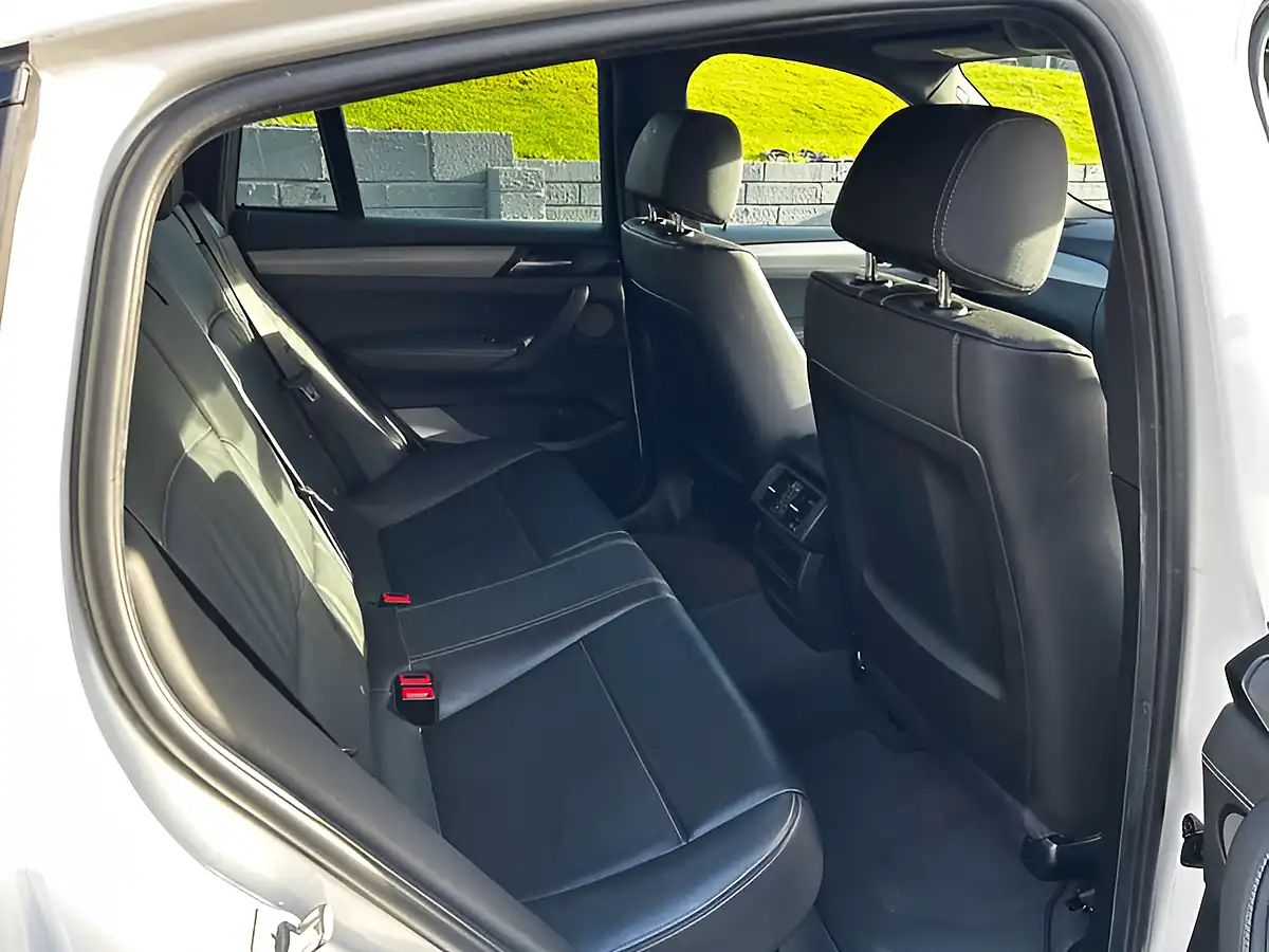Used 2017 BMW X4 M Sport Alpine White - Interior and Exterior details 10