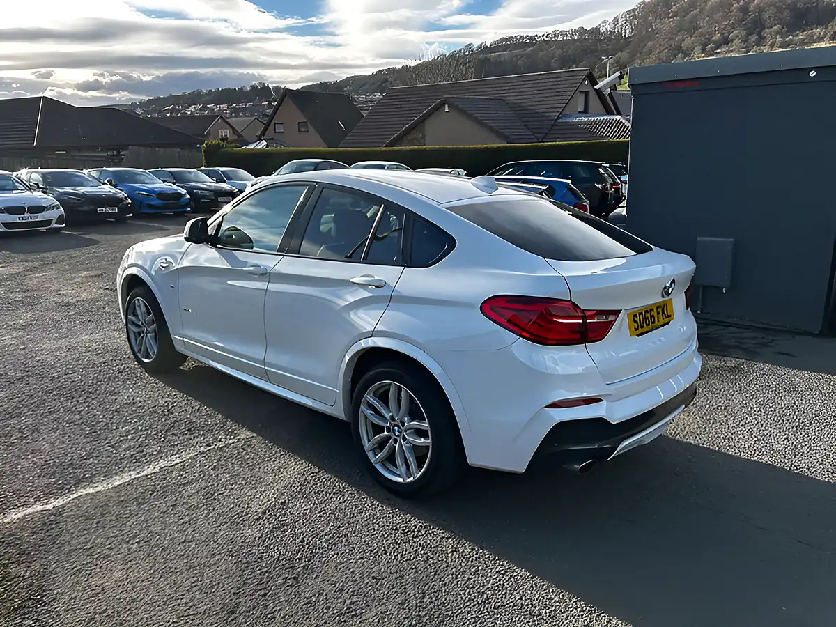 Used 2017 BMW X4 M Sport Alpine White - Interior and Exterior details 5