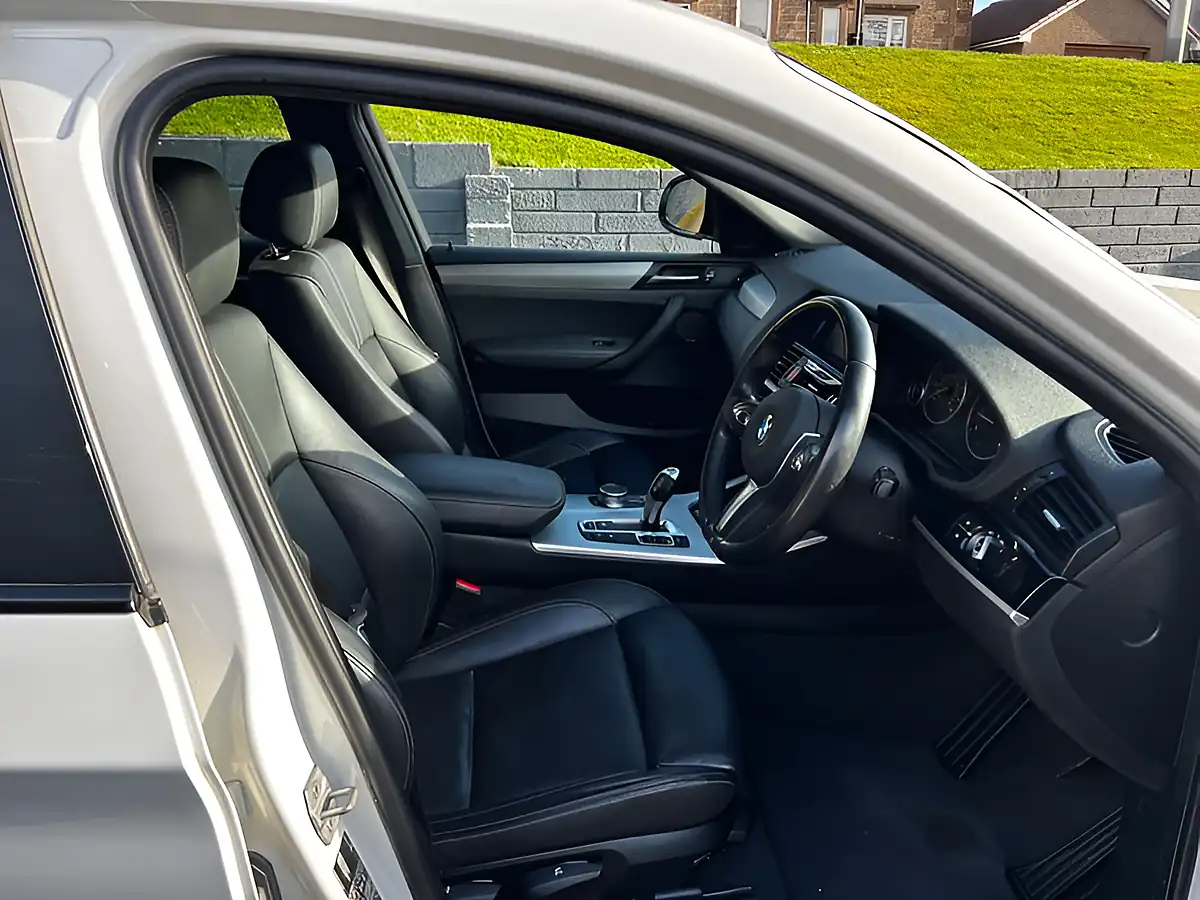 Used 2017 BMW X4 M Sport Alpine White - Interior and Exterior details 7