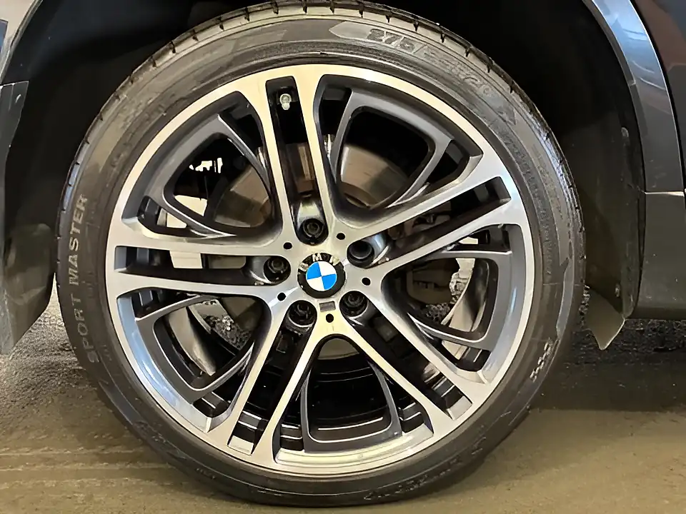 Used 2017 BMW X4 M Sport Black - Interior and Exterior details 15