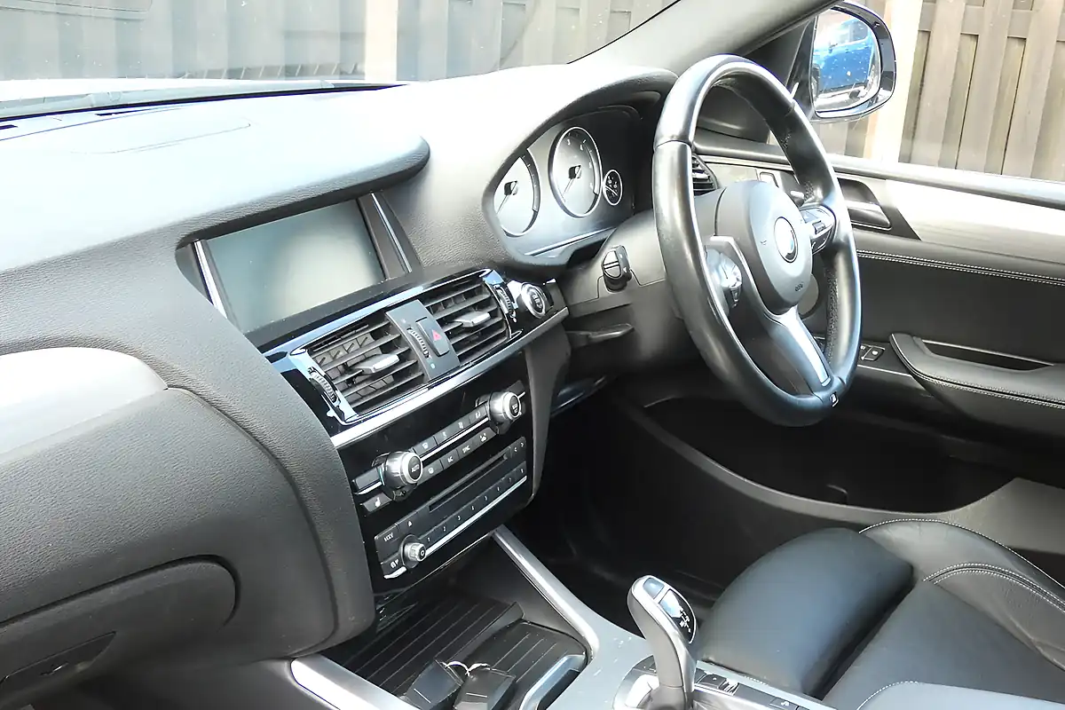 Used 2017 BMW X4 M Sport Glacier Silver - Interior and Exterior details 10