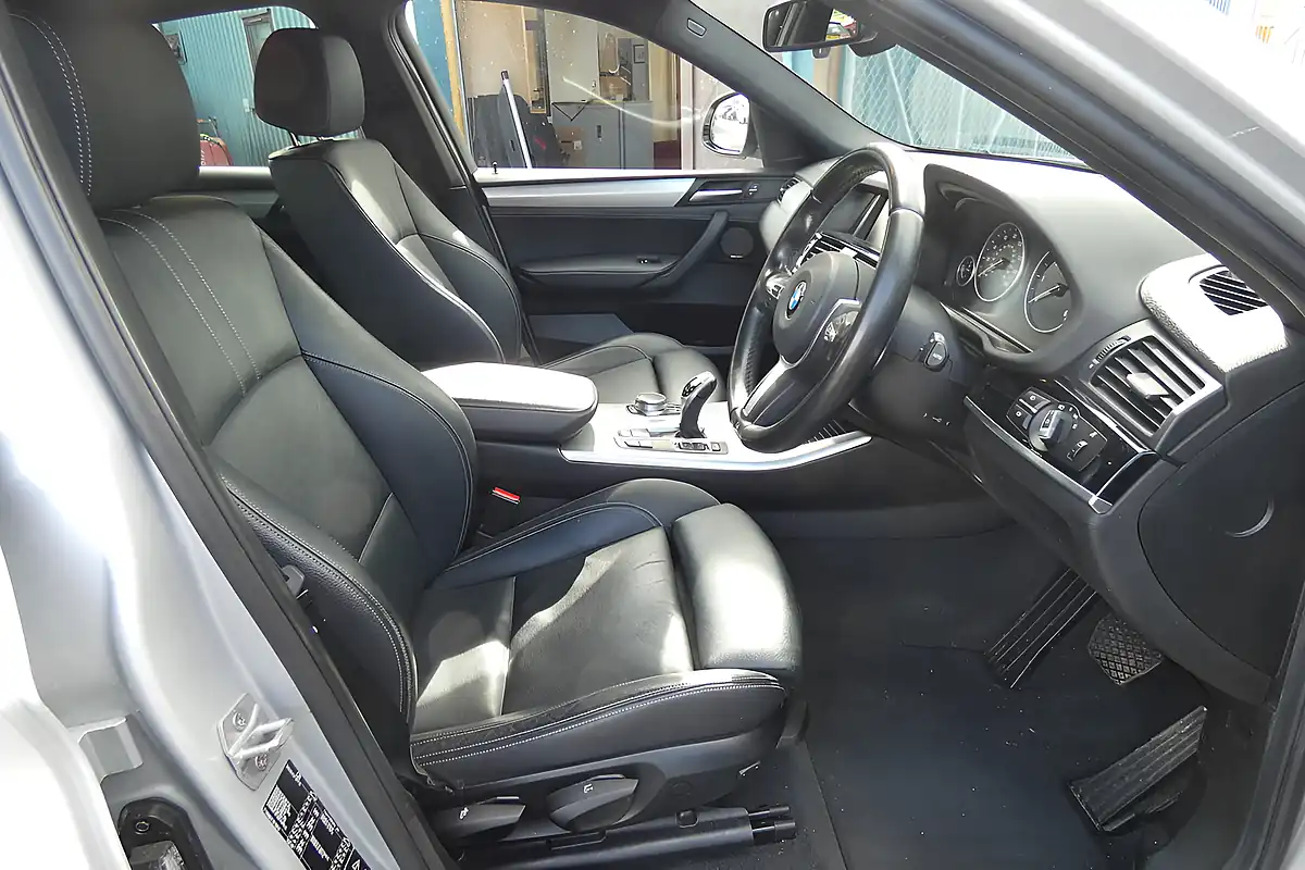 Used 2017 BMW X4 M Sport Glacier Silver - Interior and Exterior details 7