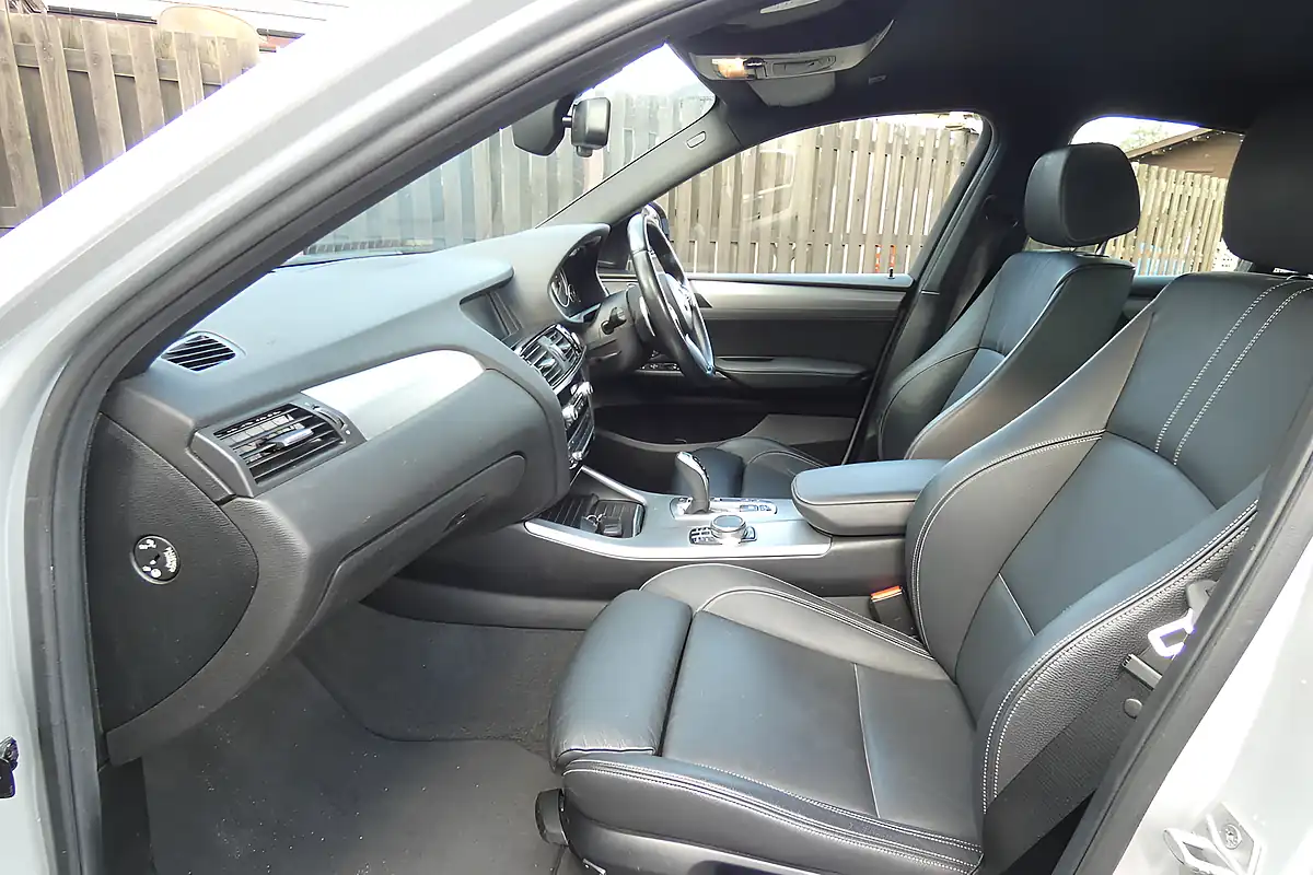 Used 2017 BMW X4 M Sport Glacier Silver - Interior and Exterior details 9