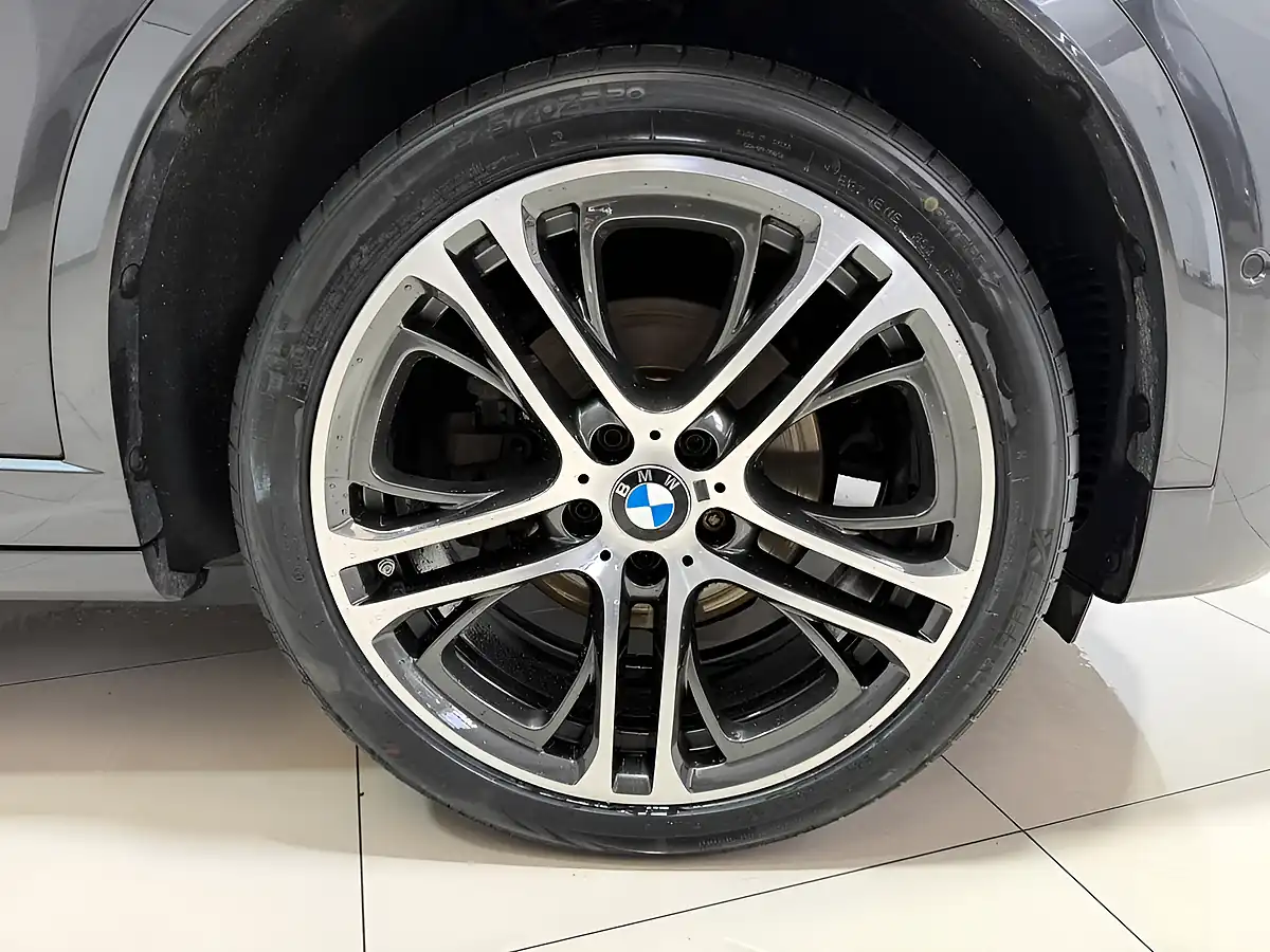 Used 2017 BMW X4 M Sport Grey - Interior and Exterior details 14