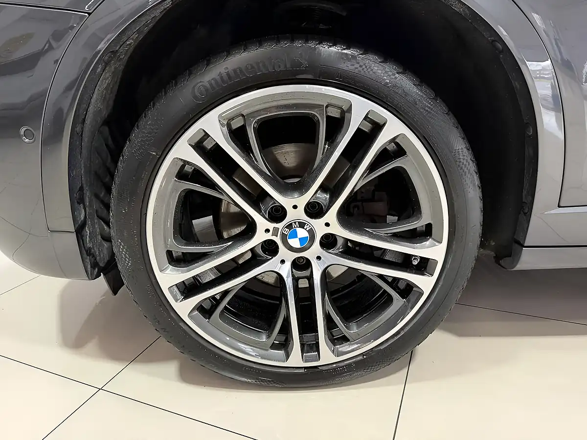 Used 2017 BMW X4 M Sport Grey - Interior and Exterior details 5