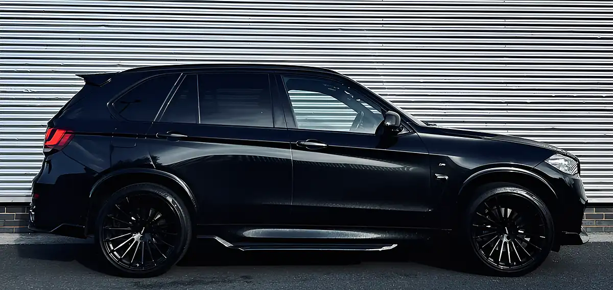 Used 2017 BMW X5 M Sport Black - Front View