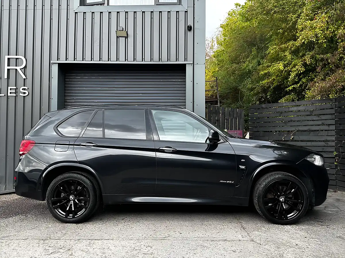 Used 2017 BMW X5 M Sport Black - Interior and Exterior details 4