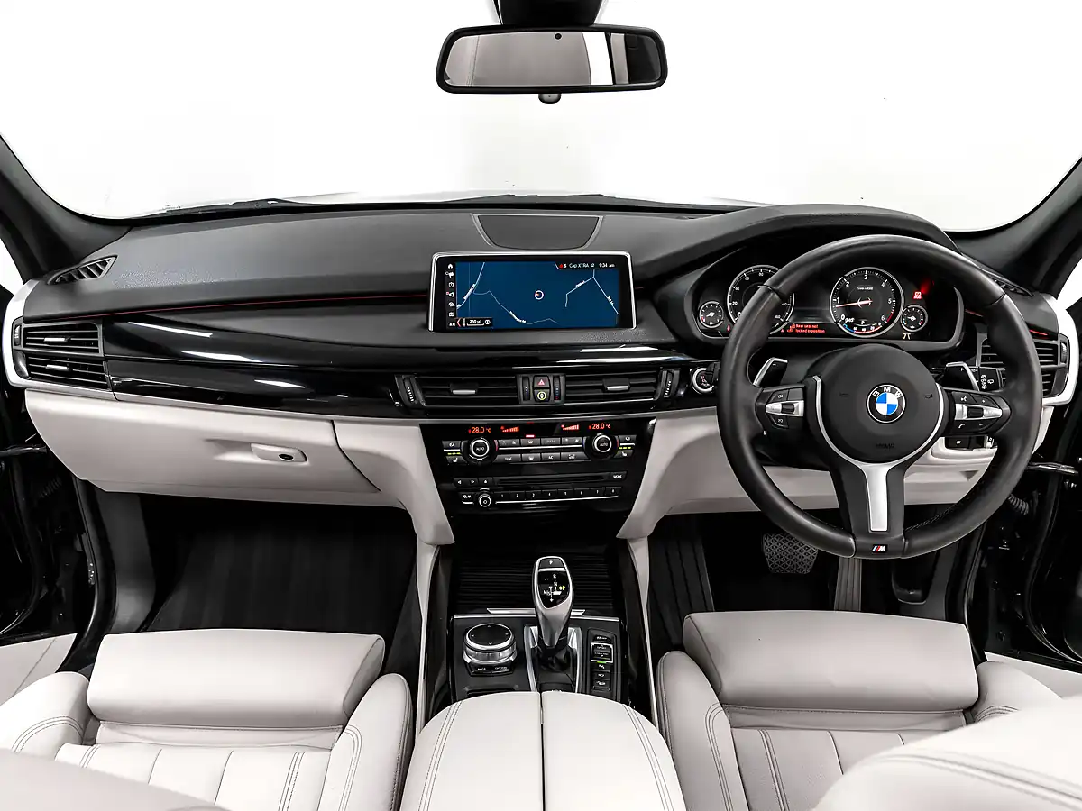 Used 2017 BMW X5 M Sport Black Sapphire - Interior and Exterior details 11