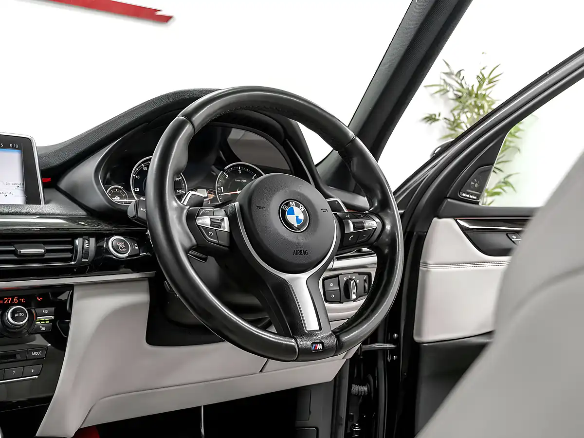 Used 2017 BMW X5 M Sport Black Sapphire - Interior and Exterior details 12