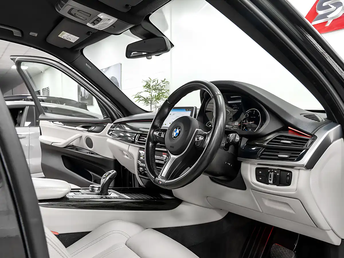 Used 2017 BMW X5 M Sport Black Sapphire - Interior and Exterior details 16