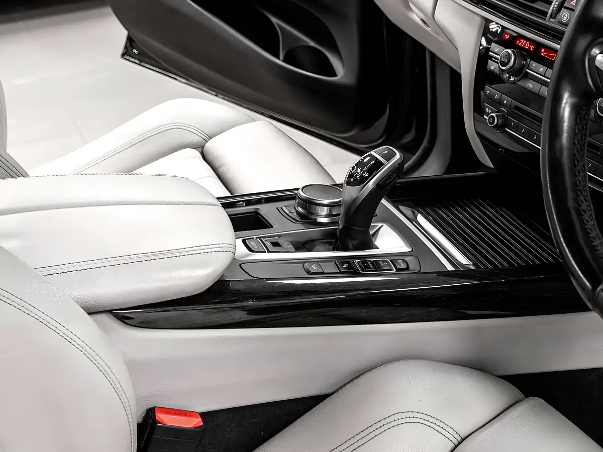 Used 2017 BMW X5 M Sport Black Sapphire - Interior and Exterior details 17