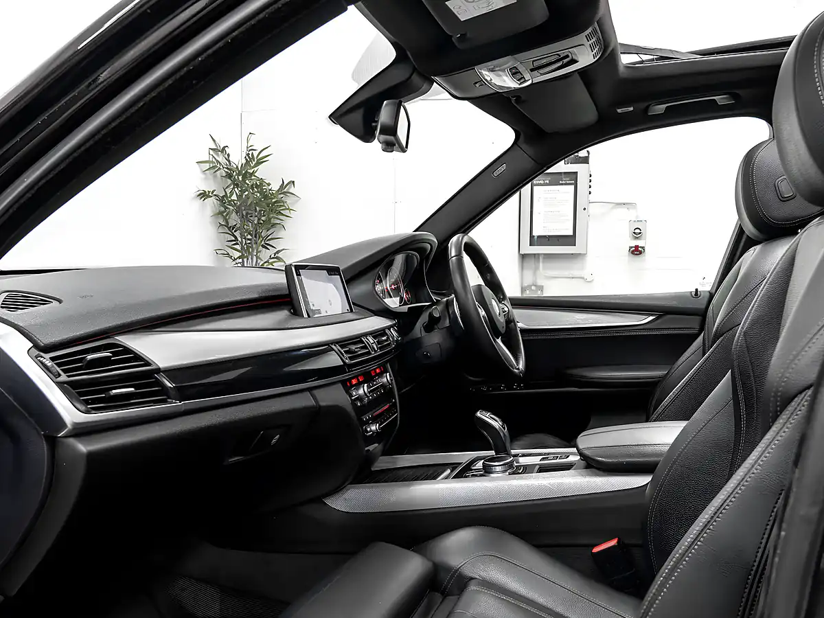 Used 2017 BMW X5 M Sport Black Sapphire - Interior and Exterior details 17