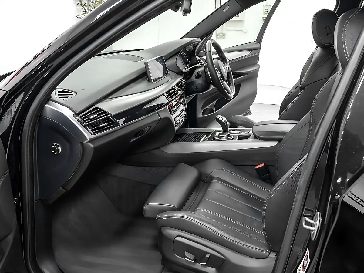 Used 2017 BMW X5 M Sport Black Sapphire - Interior and Exterior details 12