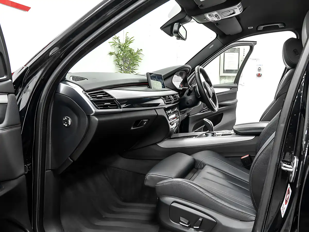 Used 2017 BMW X5 M Sport Black Sapphire - Interior and Exterior details 11