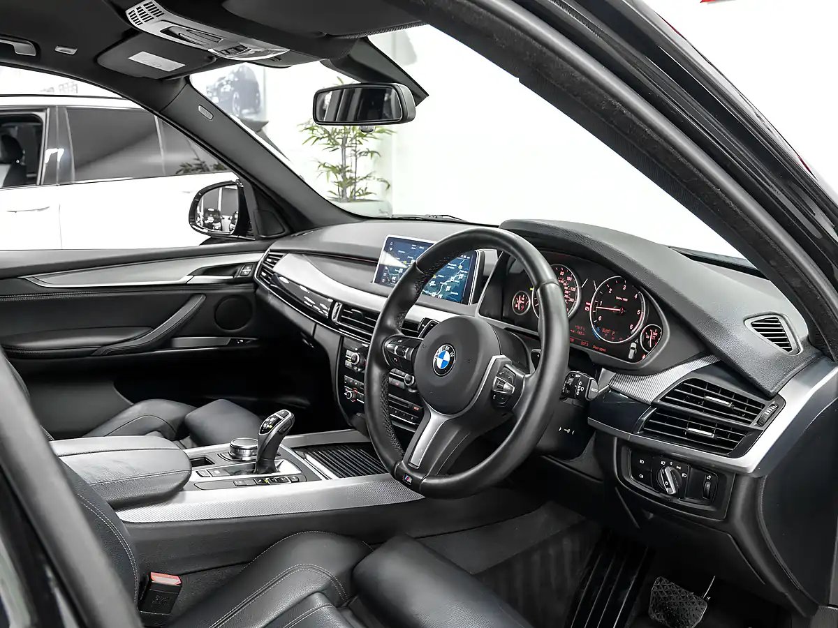 Used 2017 BMW X5 M Sport Black Sapphire - Interior and Exterior details 12