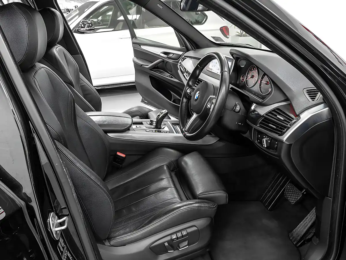 Used 2017 BMW X5 M Sport Black Sapphire - Interior and Exterior details 11