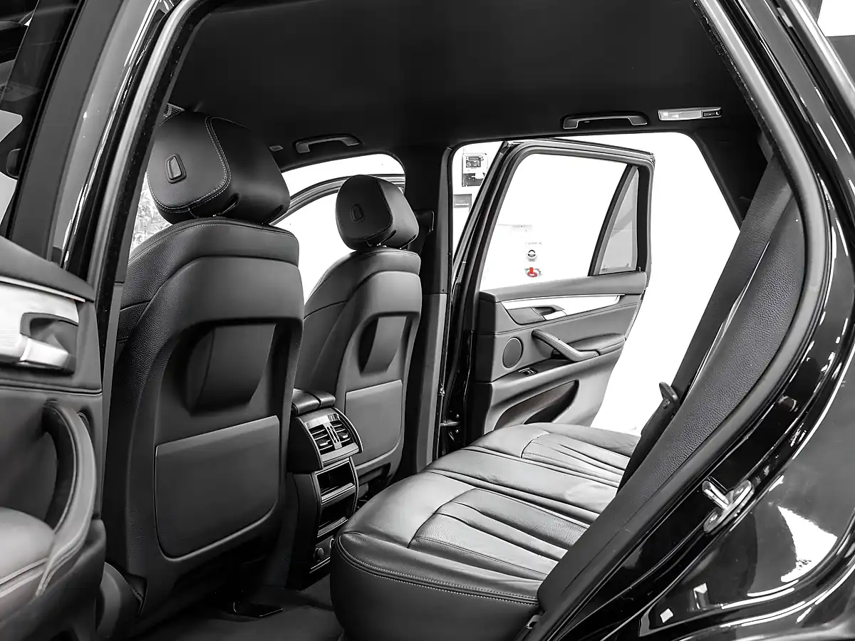 Used 2017 BMW X5 M Sport Black Sapphire - Interior and Exterior details 14