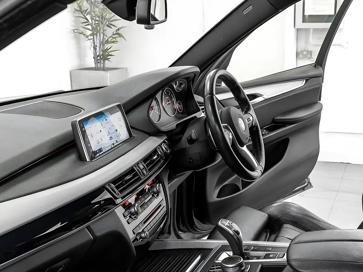 Used 2017 BMW X5 M Sport Black Sapphire - Interior and Exterior details 16