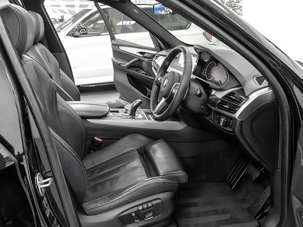 Used 2017 BMW X5 M Sport Black Sapphire - Interior and Exterior details 11