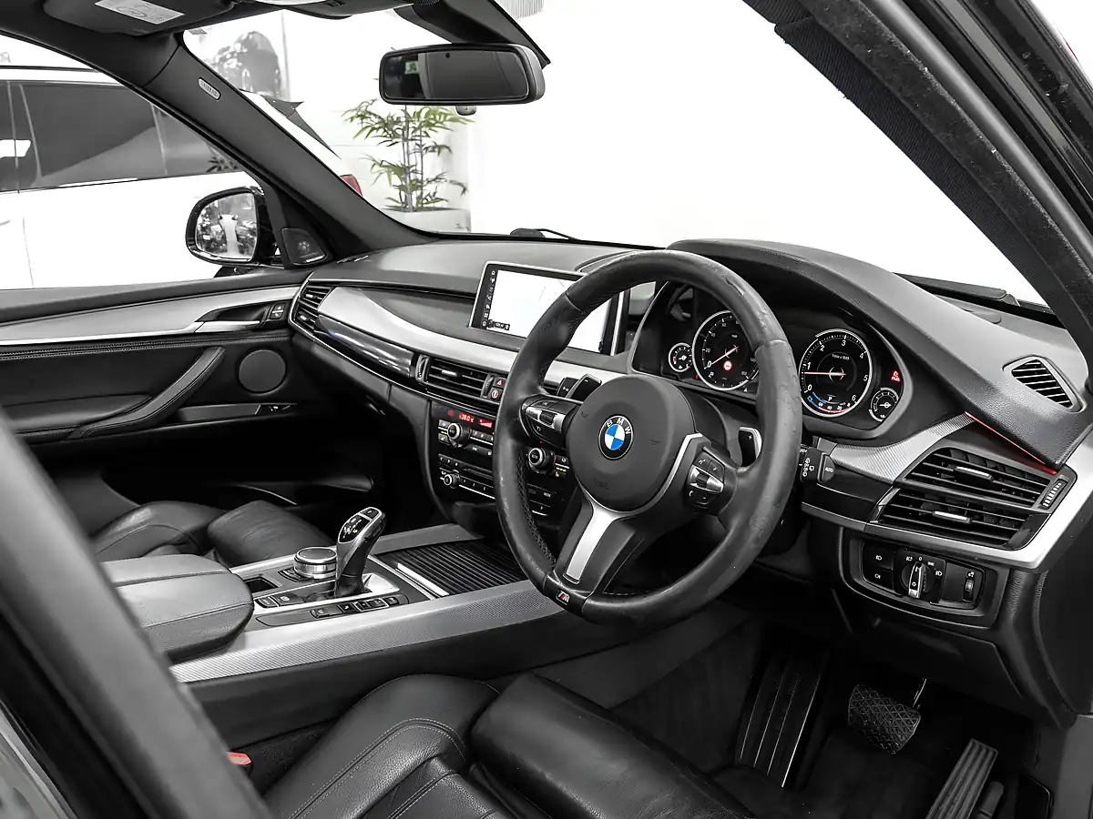 Used 2017 BMW X5 M Sport Black Sapphire - Interior and Exterior details 12