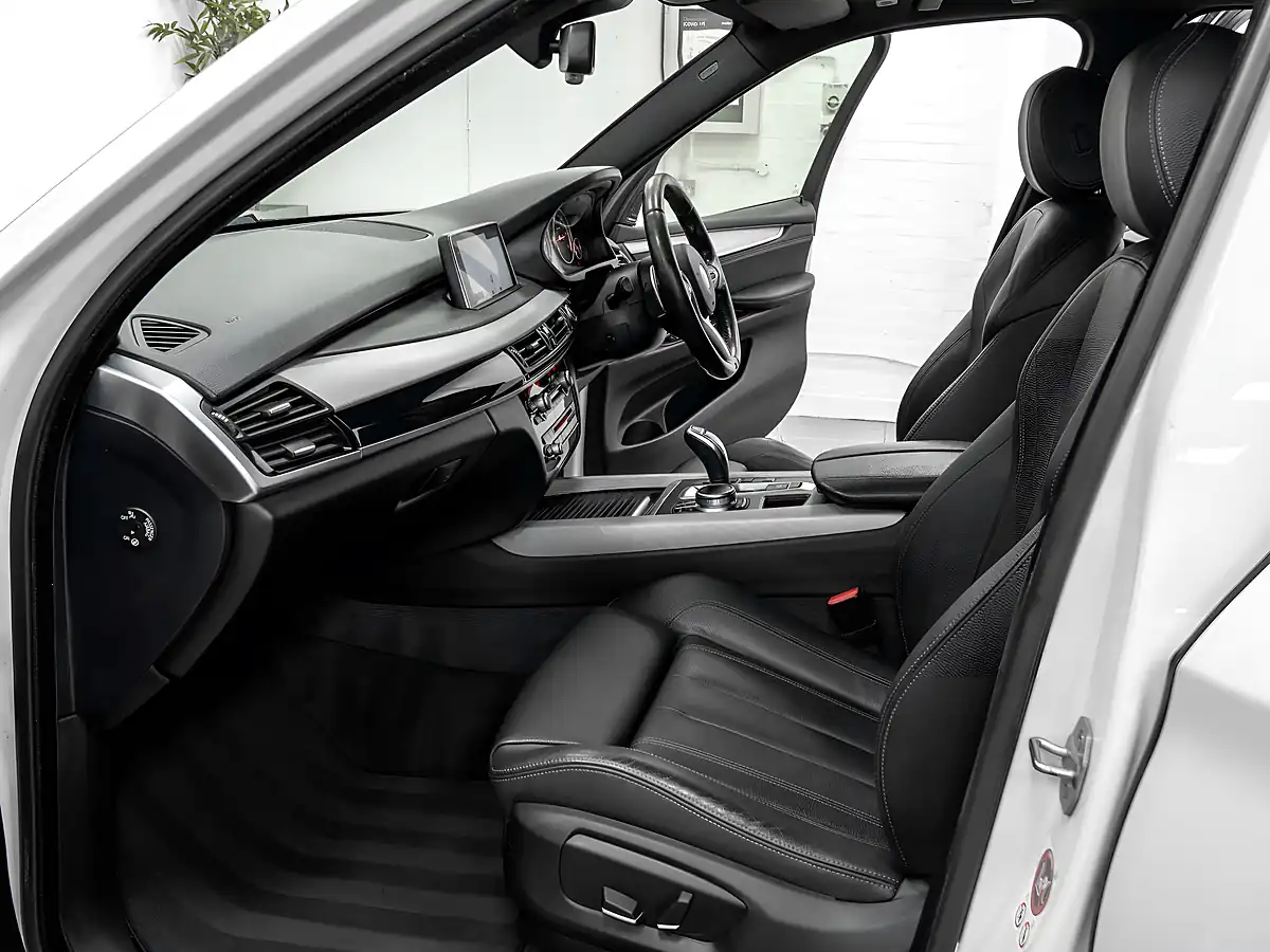 Used 2017 BMW X5 M Sport Mineral White - Interior and Exterior details 12