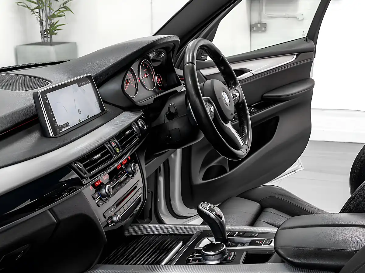 Used 2017 BMW X5 M Sport Mineral White - Interior and Exterior details 18