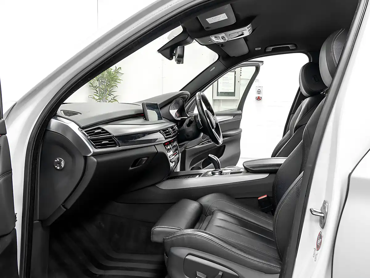 Used 2017 BMW X5 M Sport Mineral White - Interior and Exterior details 12