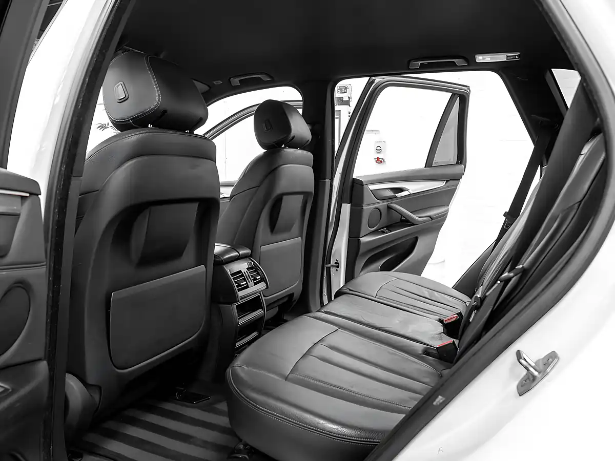 Used 2017 BMW X5 M Sport Mineral White - Interior and Exterior details 15