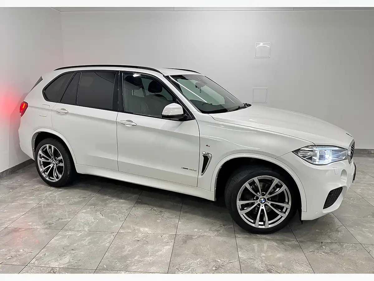 Used 2017 BMW X5 M Sport Mineral White - Interior and Exterior details 11