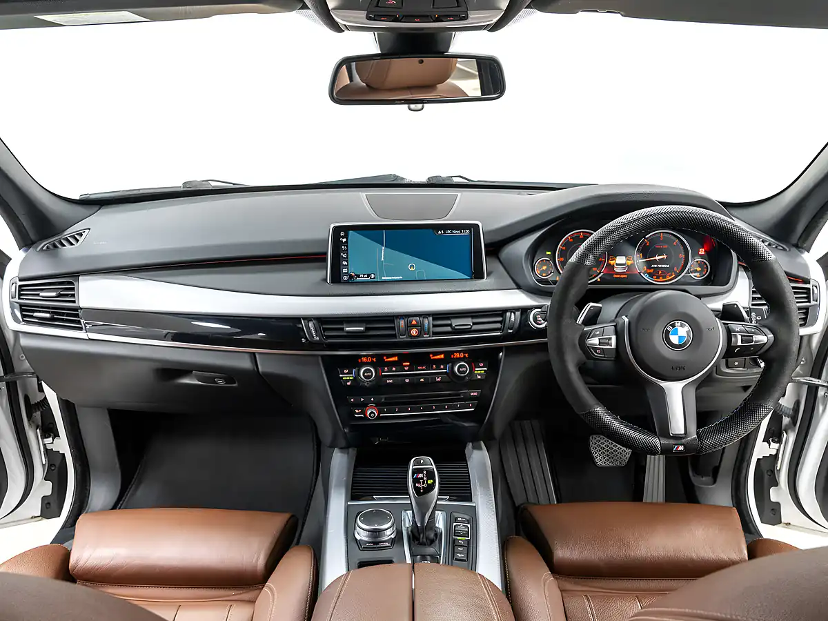Used 2017 BMW X5 M Sport Plus Mineral White - Interior and Exterior details 11