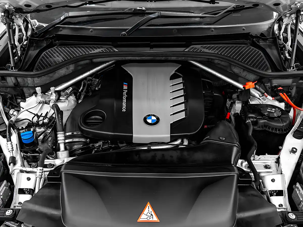 Used 2017 BMW X5 M Sport Plus Mineral White - Interior and Exterior details 15
