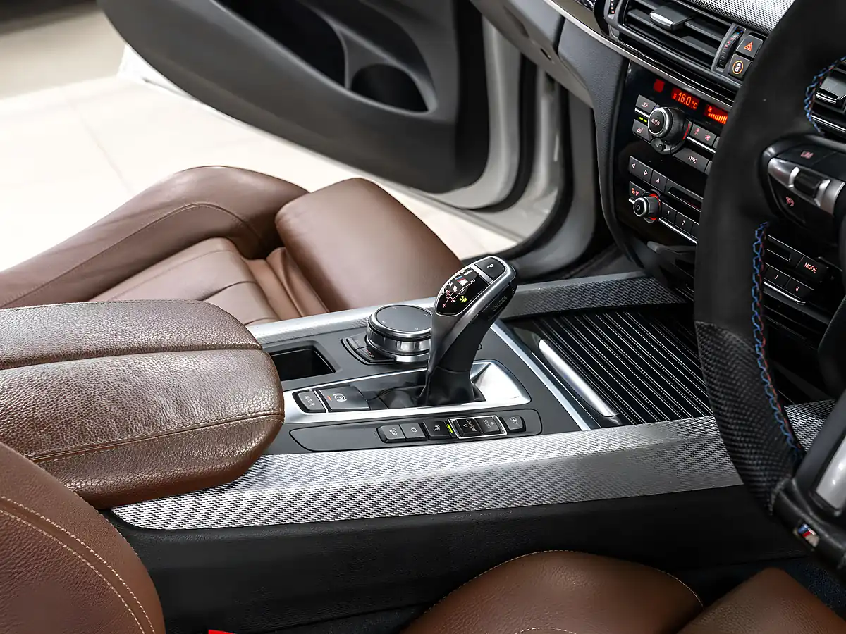 Used 2017 BMW X5 M Sport Plus Mineral White - Interior and Exterior details 17