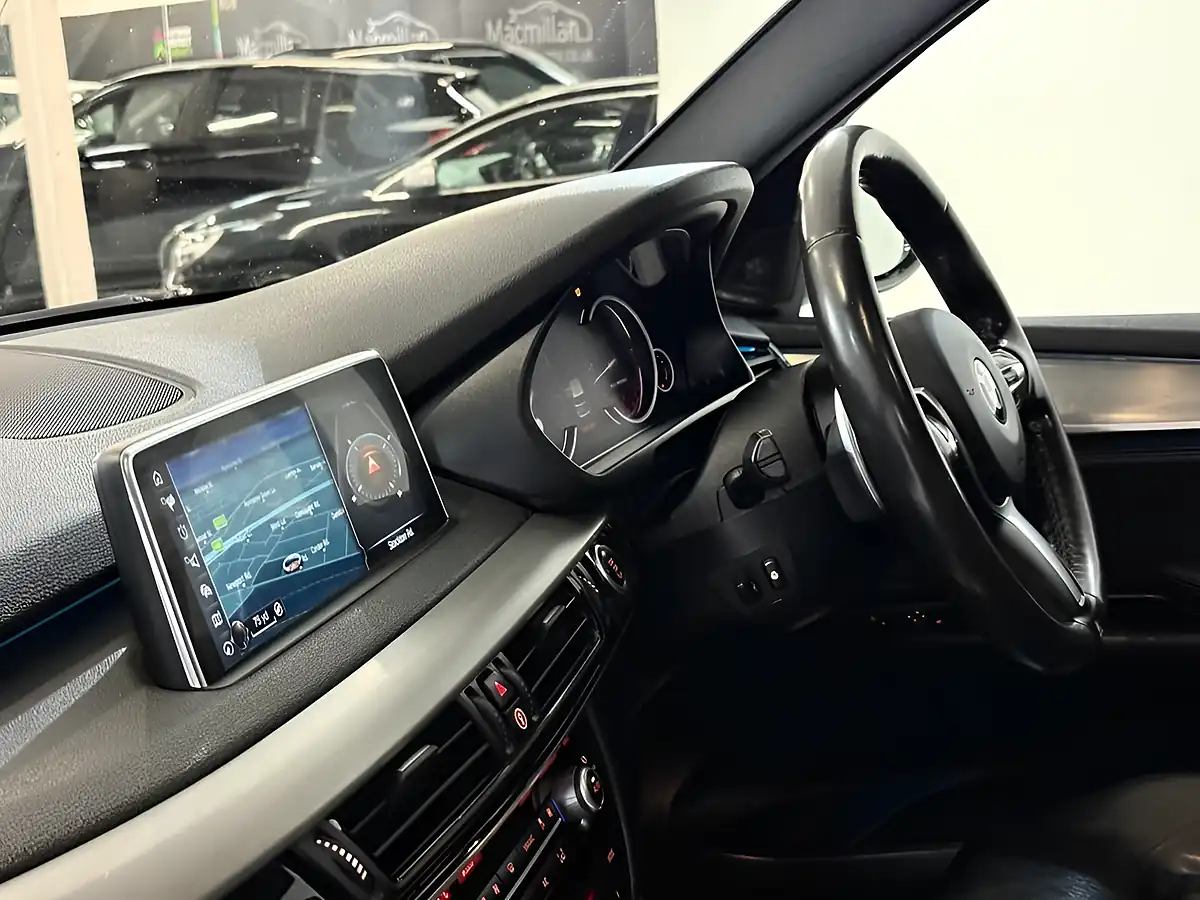 Used 2017 BMW X5 M Sport Plus White - Interior and Exterior details 15