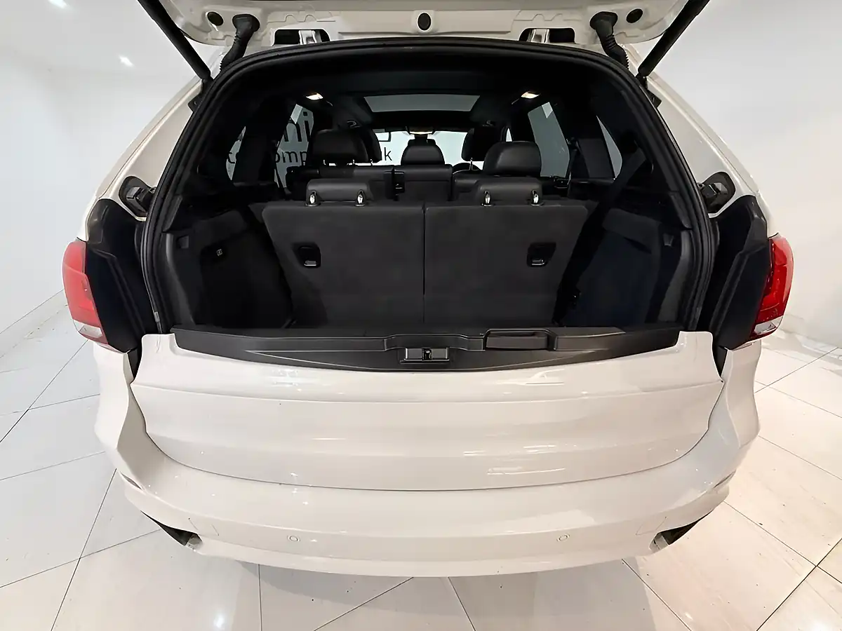 Used 2017 BMW X5 M Sport Plus White - Interior and Exterior details 8
