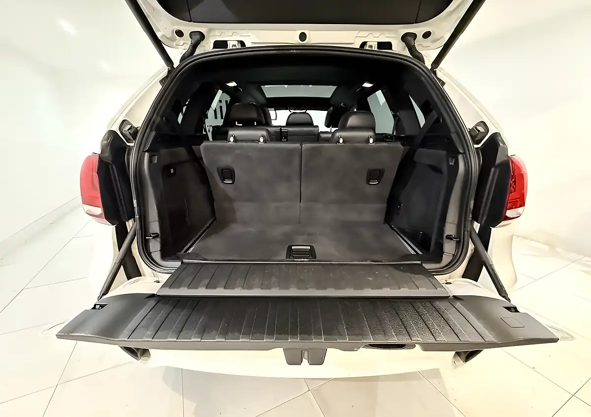 Used 2017 BMW X5 M Sport Plus White - Interior and Exterior details 9