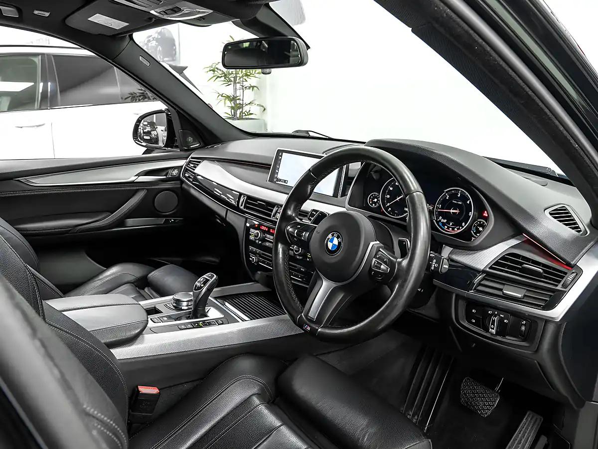 Used 2017 BMW X5 M Sport Sapphire Black - Interior and Exterior details 12